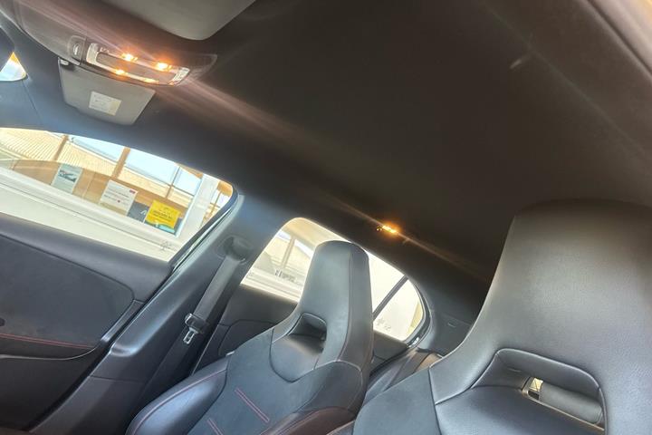 Sort Mercedes A180 d fra 2019