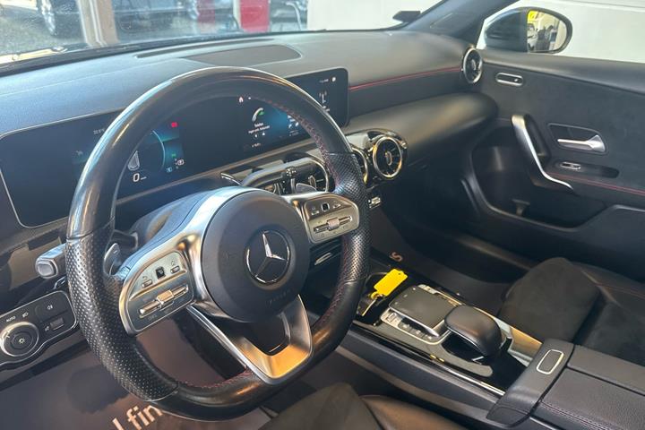 Sort Mercedes A180 d fra 2019