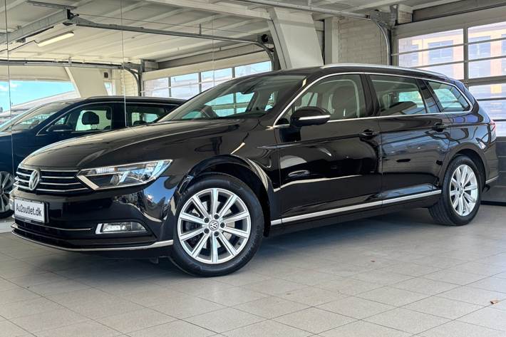 Sort VW Passat fra 2017