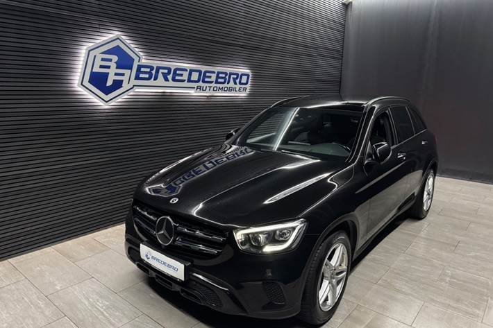 Sort Mercedes GLC300 fra 2019
