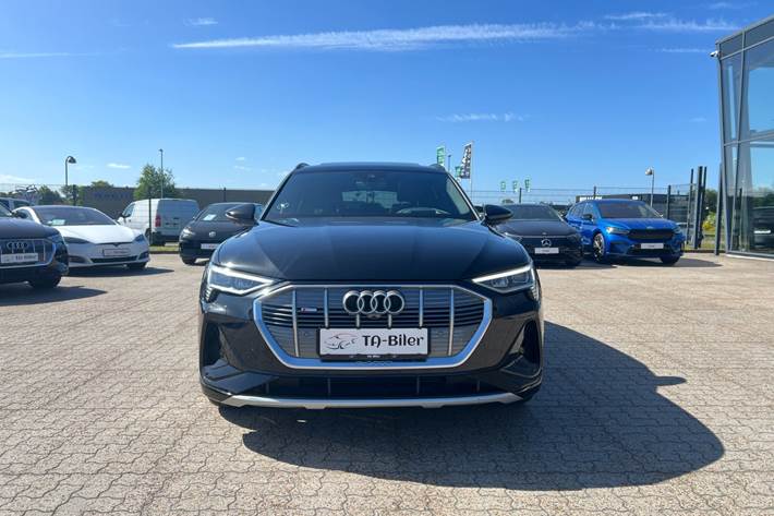 Sort Audi e-tron fra 2023