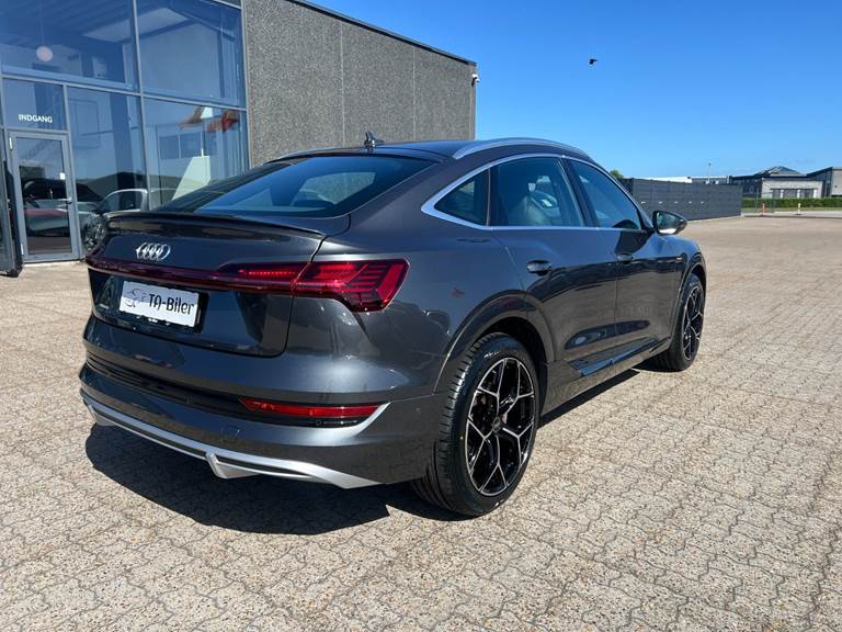 Audi e-tron 55 S-line Sportback quattro