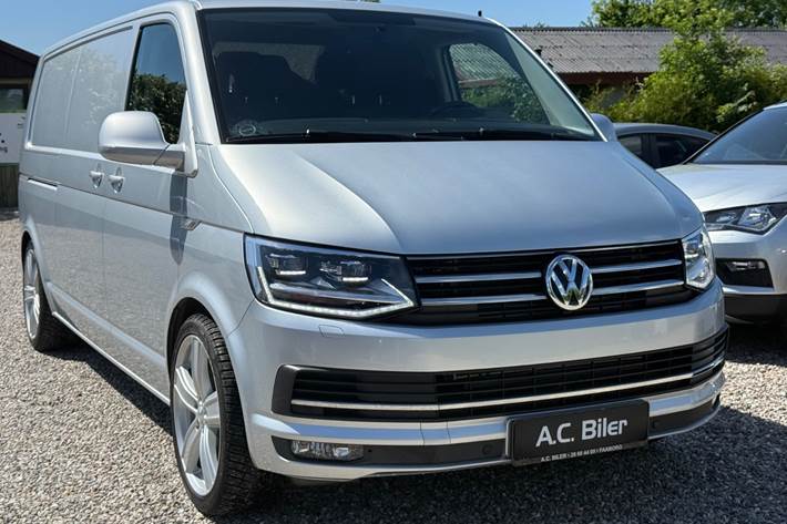 Sølv VW Transporter fra 2016