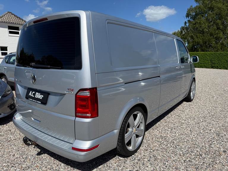 VW Transporter 2,0 TDi 180 Kassevogn DSG lang