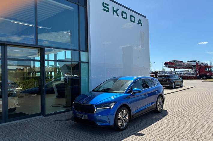 Blå Skoda Enyaq fra 2022