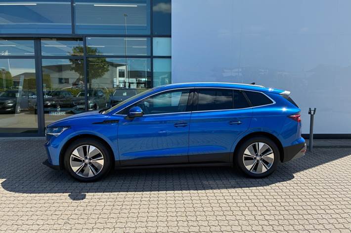 Blå Skoda Enyaq fra 2022
