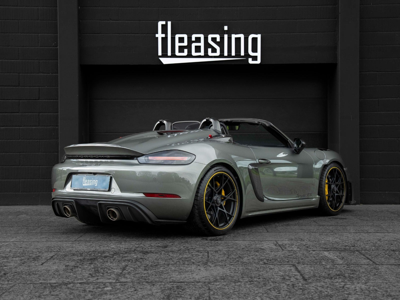 Grå Porsche 718 Spyder RS fra 2024