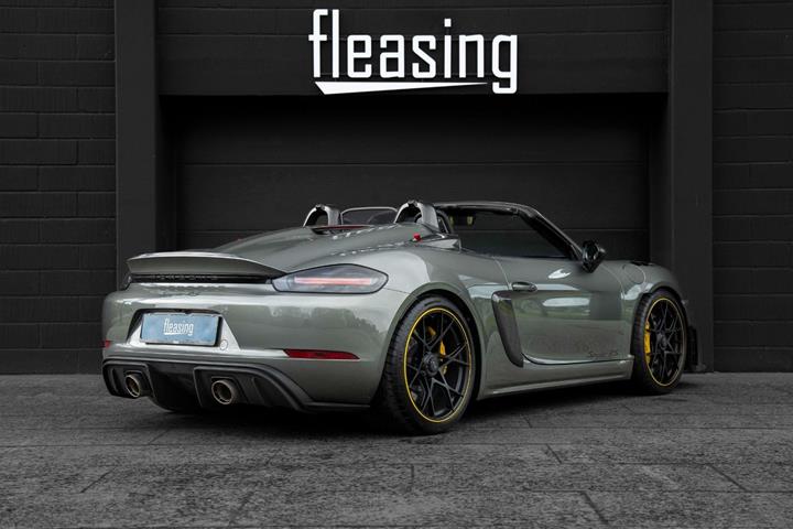 Grå Porsche 718 Spyder RS fra 2024