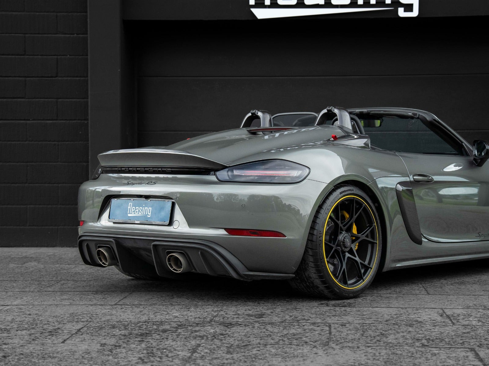 Grå Porsche 718 Spyder RS fra 2024