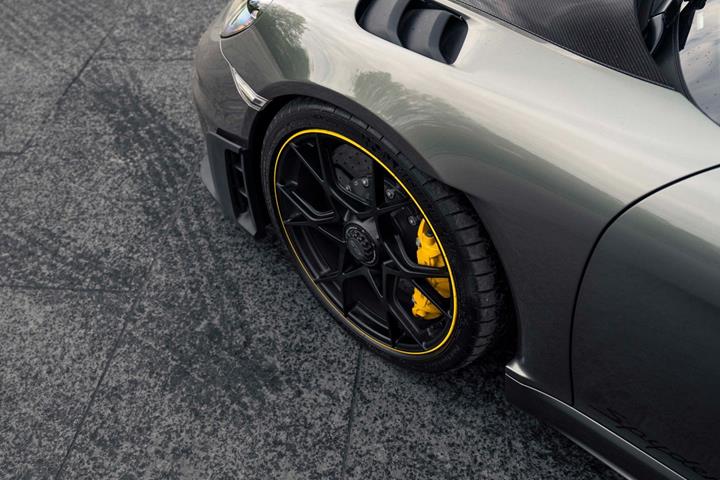 Grå Porsche 718 Spyder RS fra 2024