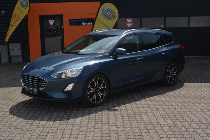 Blå Ford Focus fra 2019 set udefra