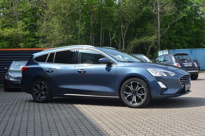Blå Ford Focus fra 2019