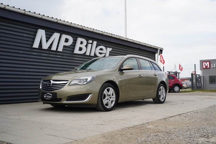 Beige Opel Insignia fra 2017