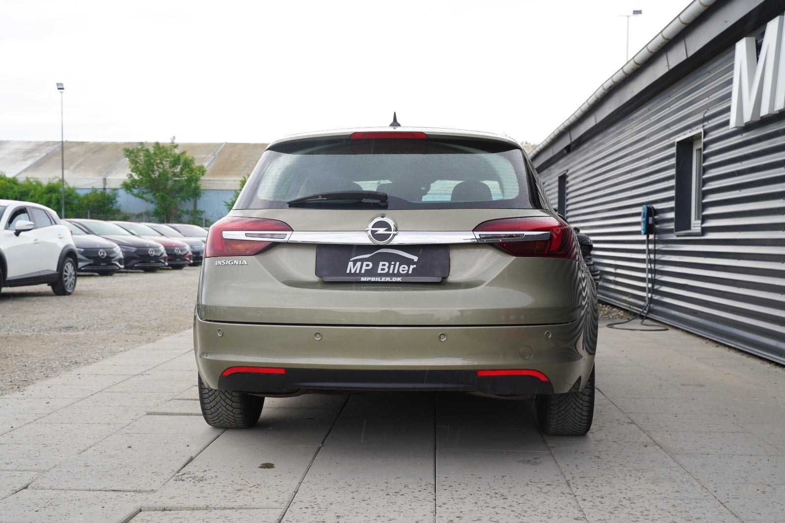 Beige Opel Insignia fra 2017