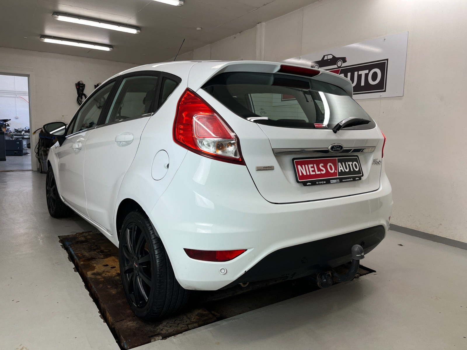 Hvid Ford Fiesta fra 2013