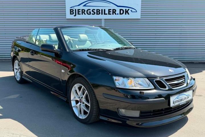 Sort Saab 9-3 fra 2005