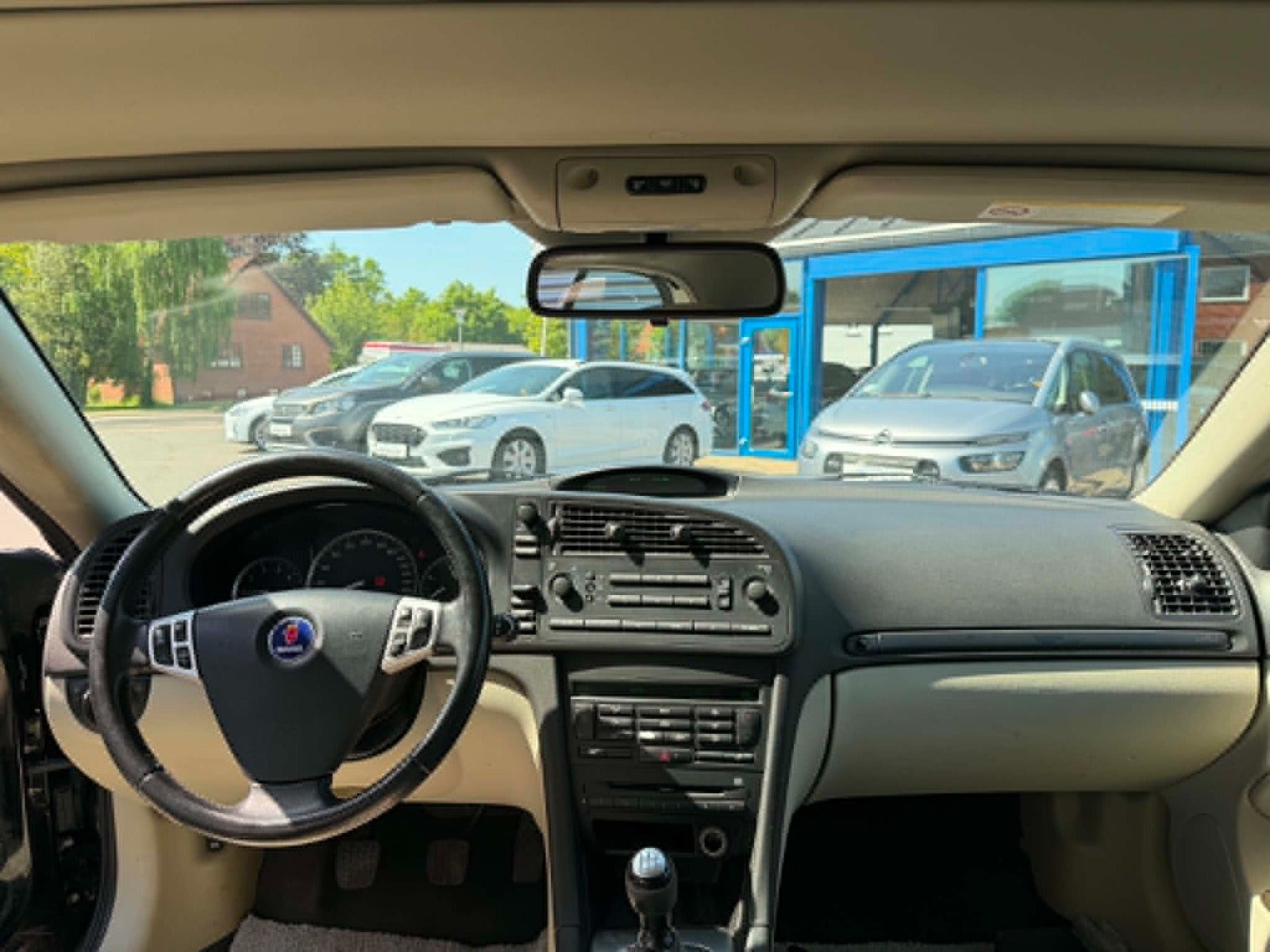 Sort Saab 9-3 fra 2005
