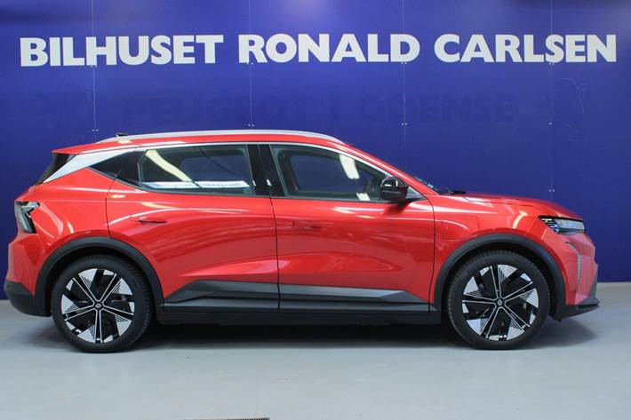 Rød Renault Scenic E-Tech fra 2024