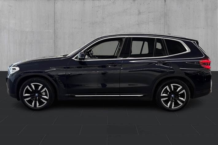 Sort BMW iX3 fra 2021