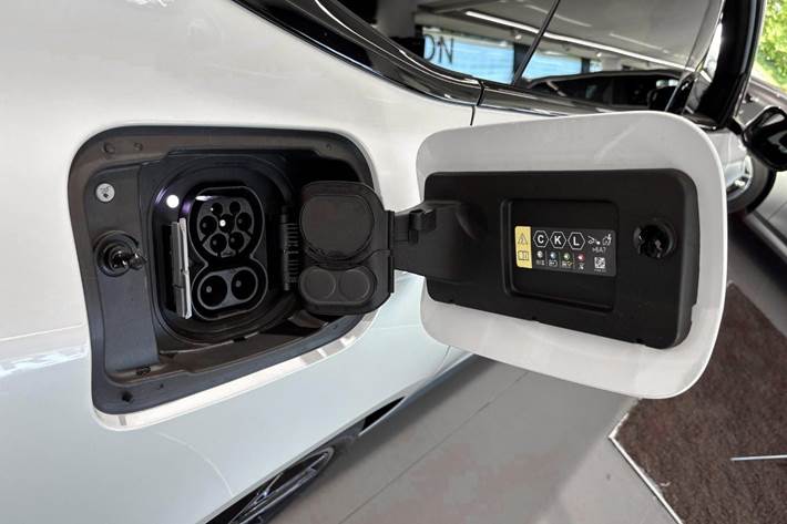 Hvid BMW i4 fra 2025