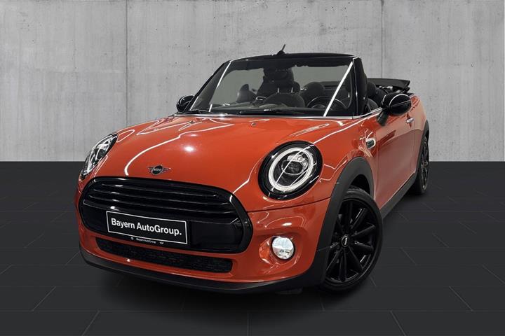 Orange Mini Cooper fra 2019 set udefra