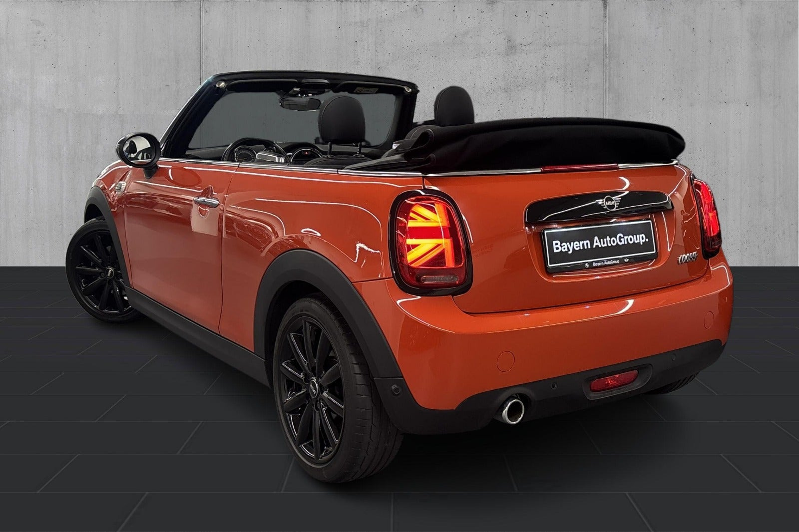 Orange Mini Cooper fra 2019