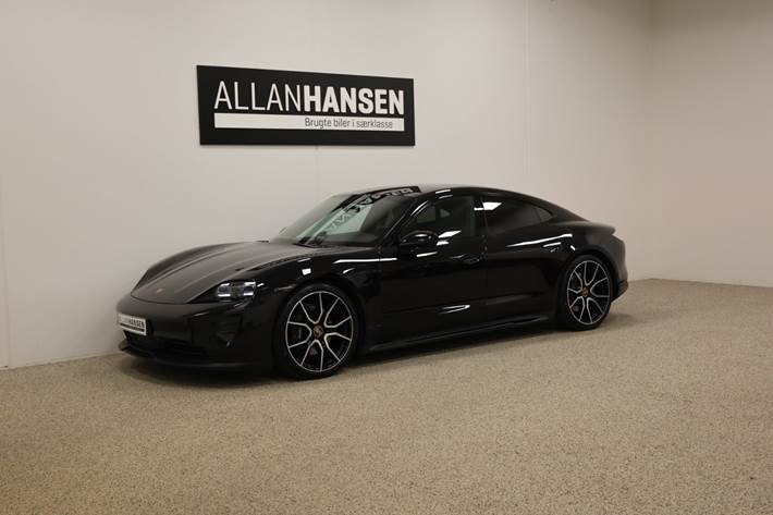 Sort Porsche Taycan fra 2023