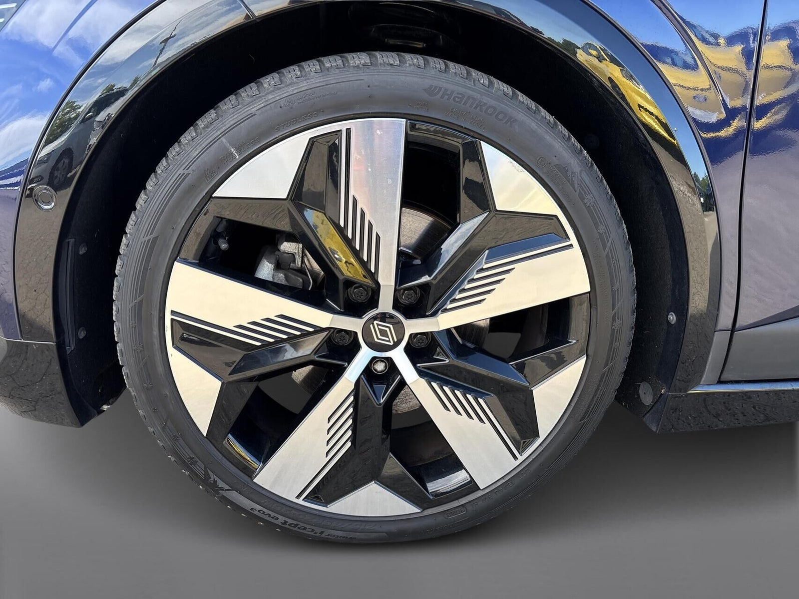 Blå Renault Megane E-Tech fra 2022