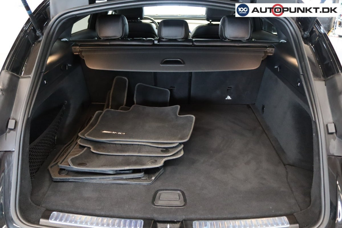 Sort Mercedes EQC400 fra 2020