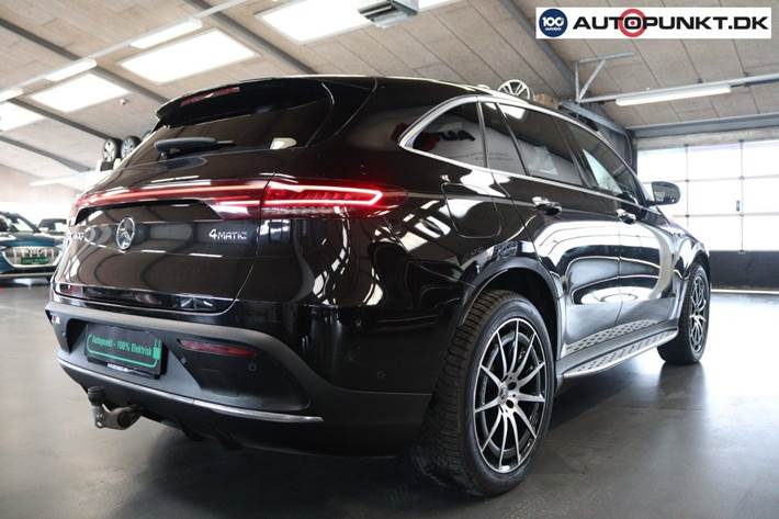 Sort Mercedes EQC400 fra 2020