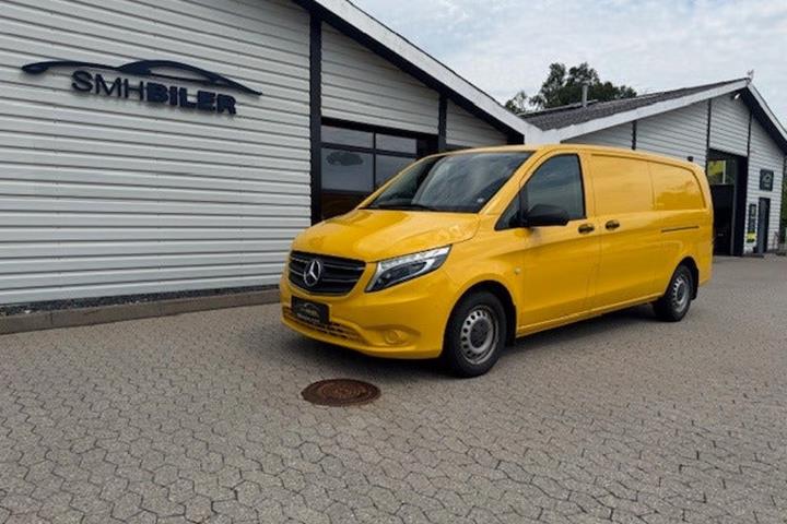 Gul Mercedes Vito 114 fra 2021