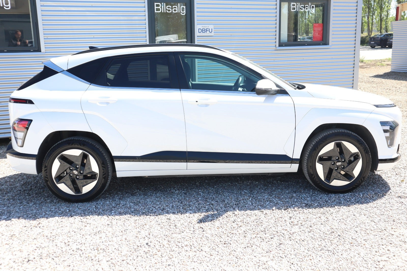 Hvid Hyundai Kona fra 2024
