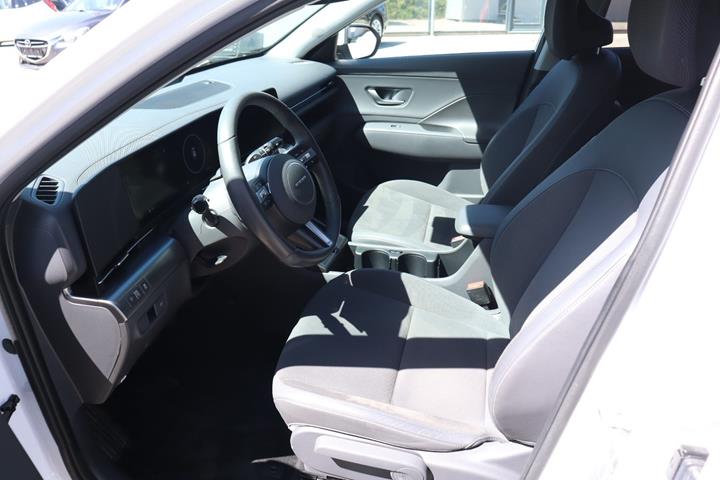 Hvid Hyundai Kona fra 2024