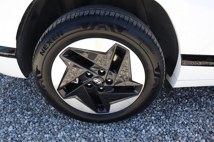 Hvid Hyundai Kona fra 2024