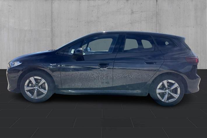 undefined BMW 225e fra 2023