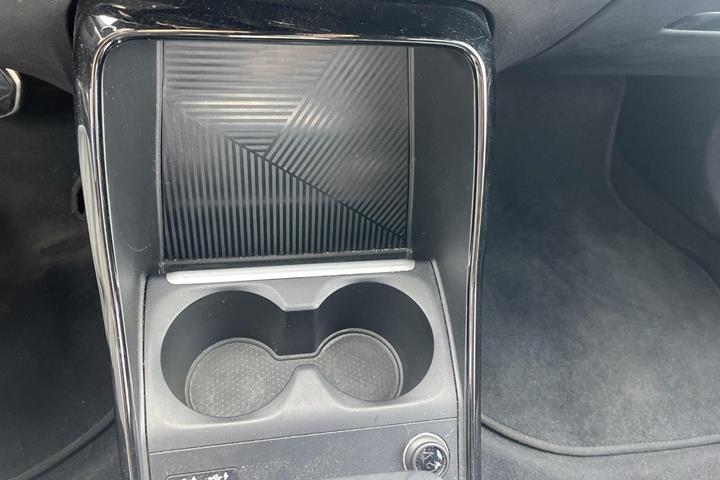 undefined BMW 225e fra 2023