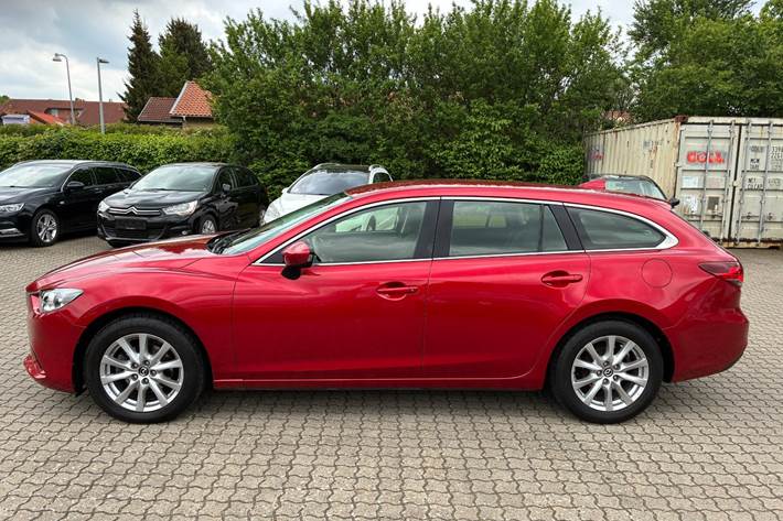 Rød Mazda 6 fra 2015