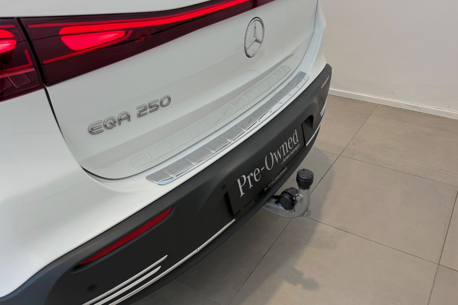 Hvid Mercedes EQA250 fra 2025