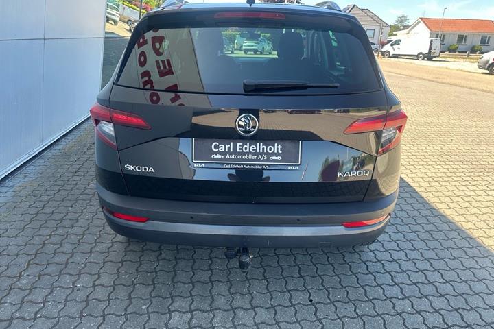 Sort Skoda Karoq fra 2019