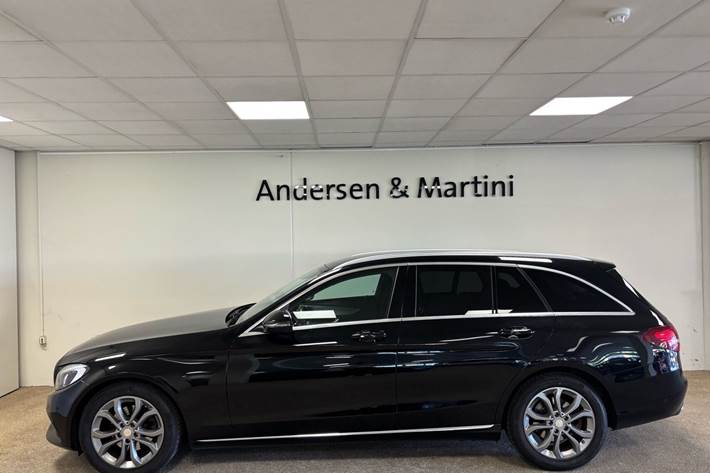 Sort Mercedes C200 fra 2015