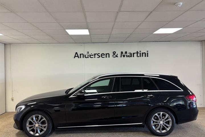 Sort Mercedes C200 fra 2015