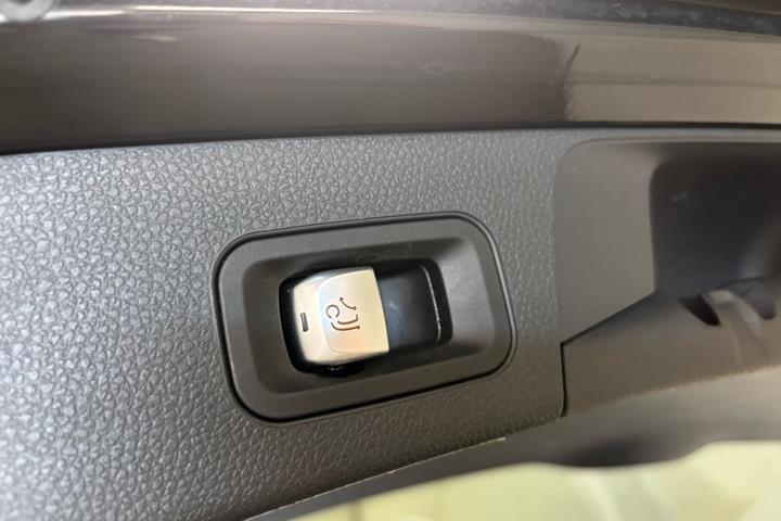 Sort Mercedes C200 fra 2015