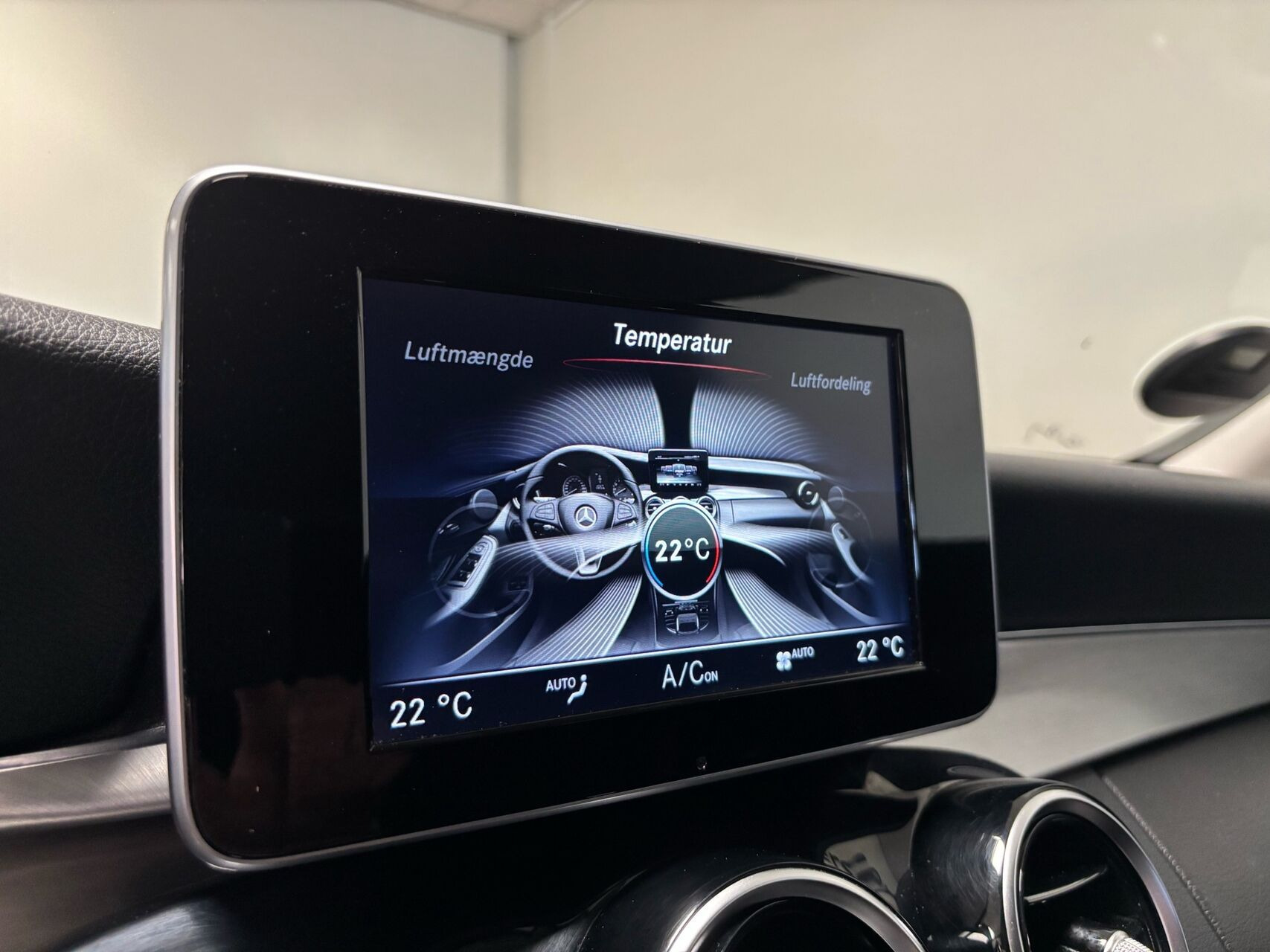 Sort Mercedes C200 fra 2015