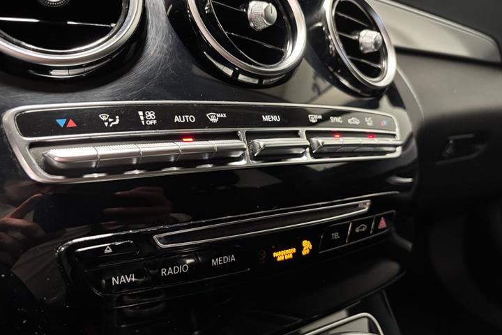 Sort Mercedes C200 fra 2015