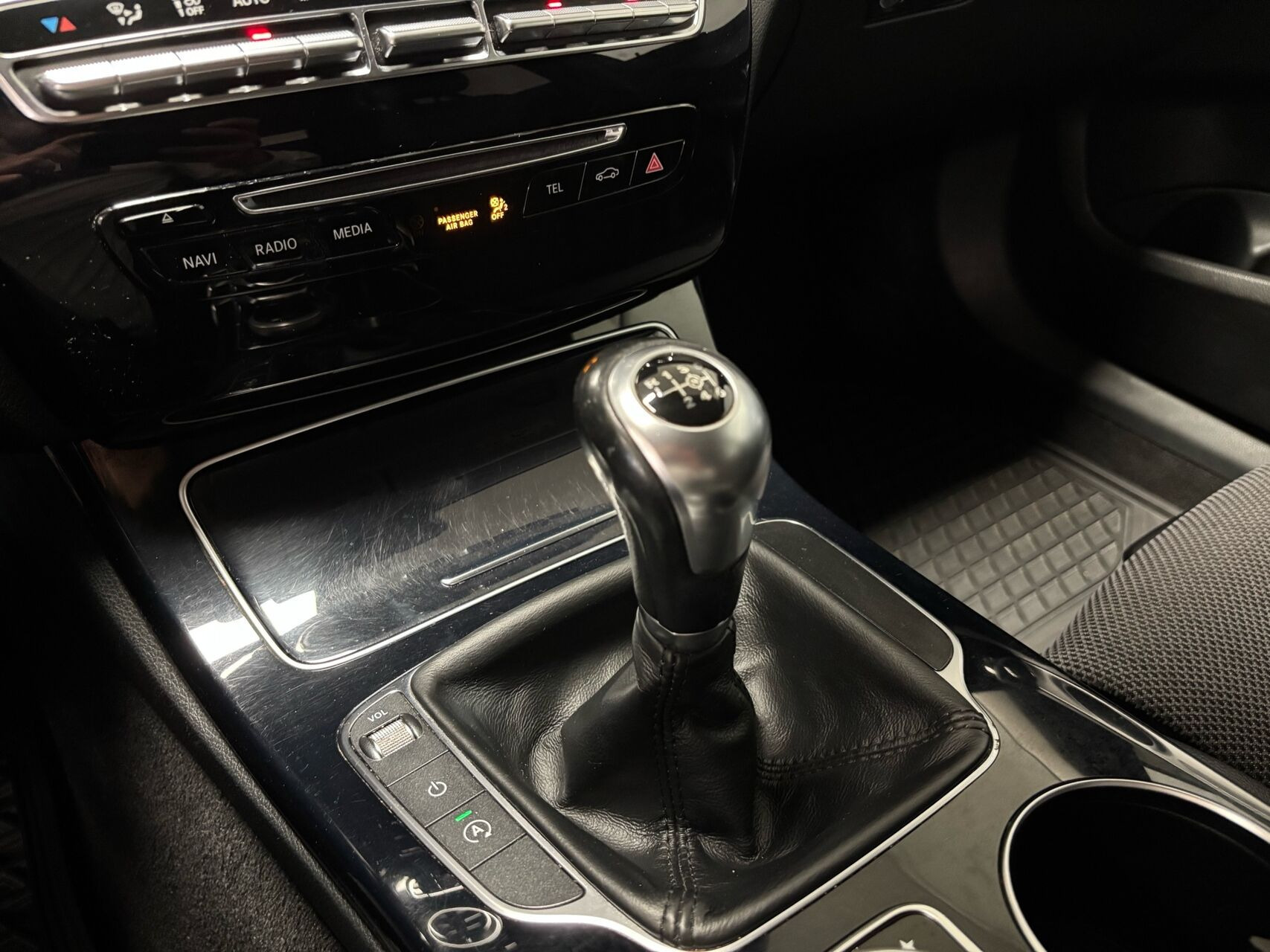 Sort Mercedes C200 fra 2015