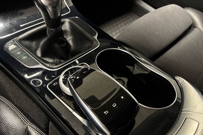 Sort Mercedes C200 fra 2015