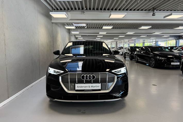Sort Audi e-tron fra 2023