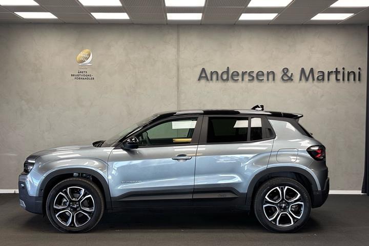 Grå Jeep Avenger fra 2023