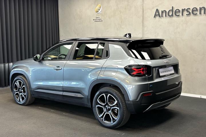 Grå Jeep Avenger fra 2023