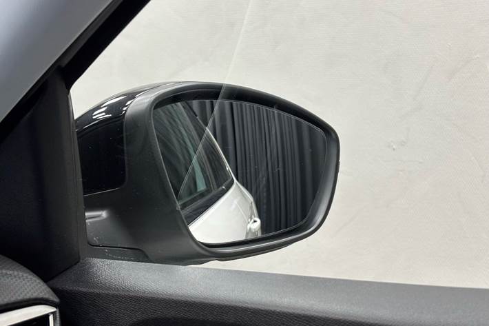Hvid Opel Corsa fra 2021